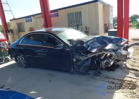 2018 Mercedes-Benz C 300 4Matic из США, поврежденный, VIN 55SWF4KB4JU256433